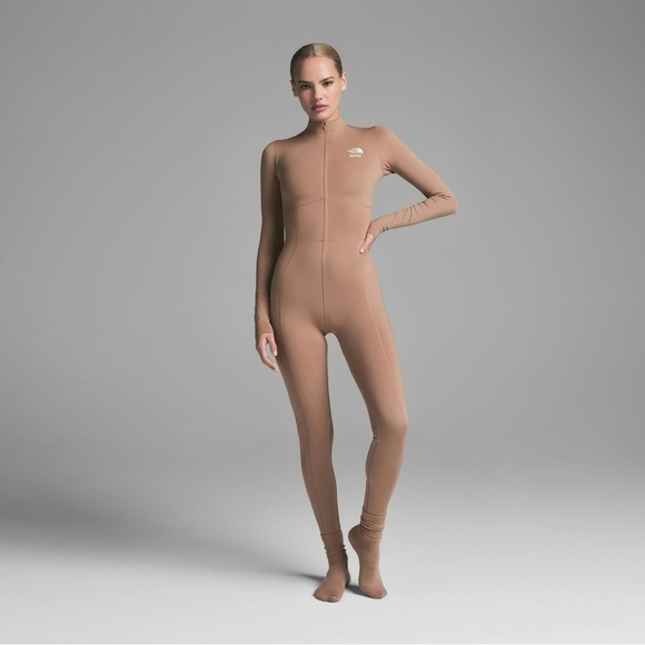 New Skims x The North Face Regina Bodysuit - Picture 3 of 10